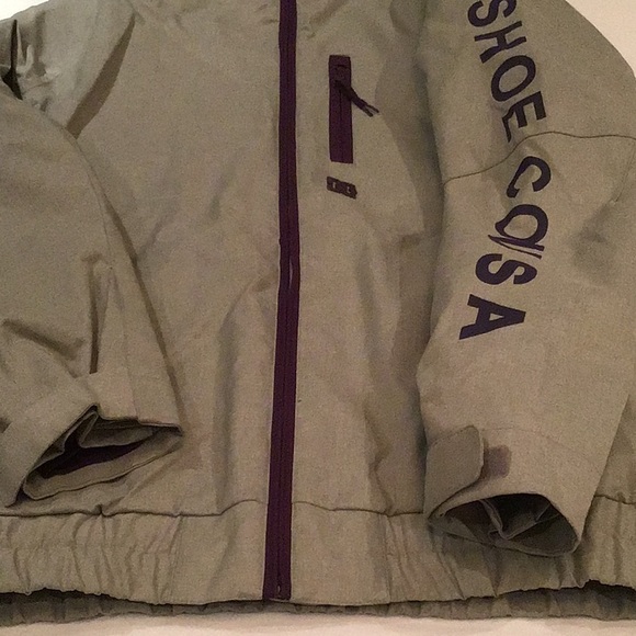 DC women’s Snowboarding Jacket - Picture 5 of 10